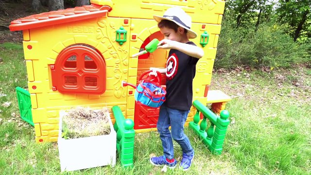 Swan le jardinier fait pousser des Pringles - Learn colors whith Pringles