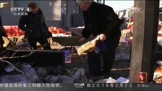 [中国新闻]辽宁：拾荒老人捡上万元现金归还失主