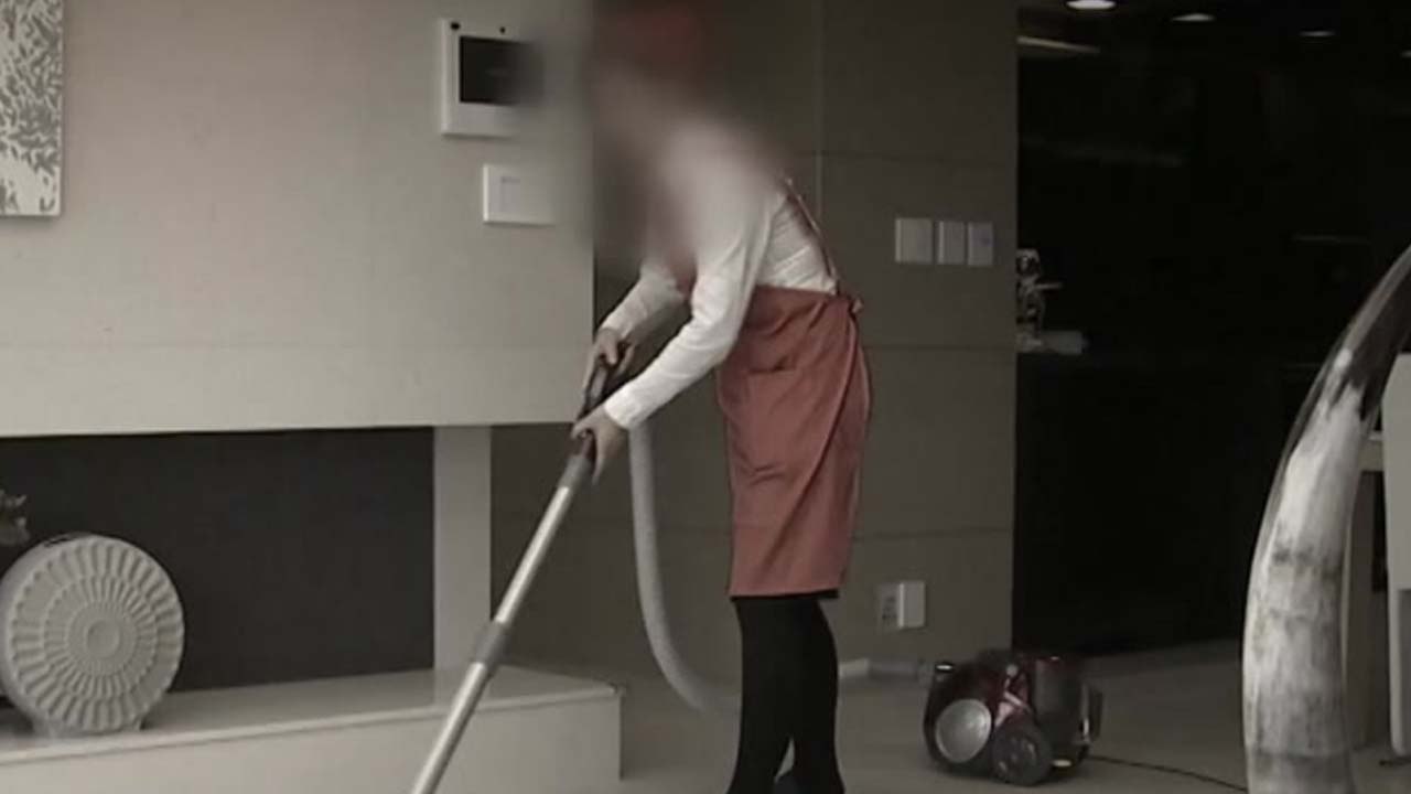 한진家 가사도우미, 하루 16시간 일하고 받은 돈 / YTN