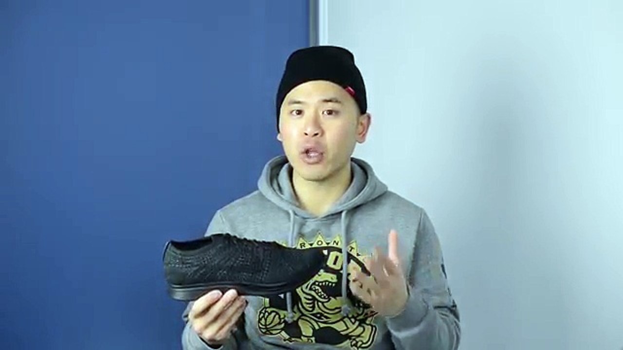 Review & On-Feet: Nike Flyknit Racer Triple Black