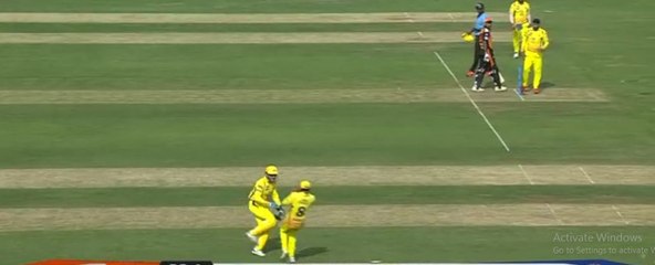 IPL 2018: ജഡേജയുടെ നേര്‍ക്ക് പന്തെടുത്ത് എറിയാന്‍ ധോണി | Oneindia Malayalam