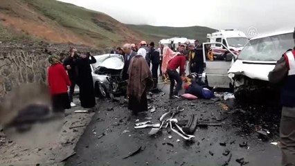 Erzurum'da Minibüsle Otomobil Çarpıştı: 5 Ölü, 10 Yaralı