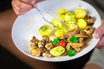 Quelle est la fréquence des repas recommandée par les médecins et chercheurs