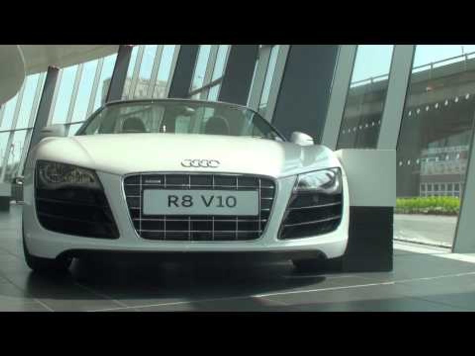 Audi R8 V10 Spyder Walkaround at Audi West London