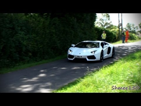 Lamborghini Aventador LP700-4 - Huge Accelerations