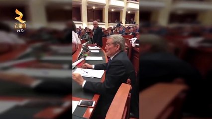 360° Gradë -Përleshje Në Kuvend Me Miell, Ujë E Vezë  Përjashtohen 3 Deputetë Pd