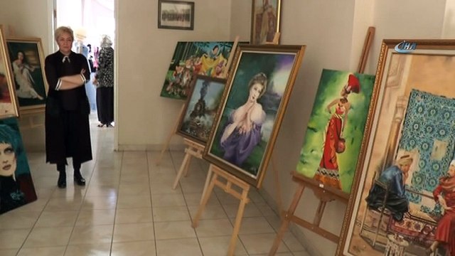 25 yıldır yoksul ailelere yardım ediyorlar