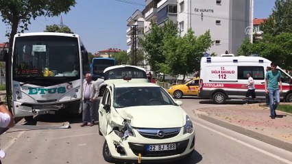 Yolcu minibüsü ile otomobil çarpıştı: 3 yaralı - EDİRNE