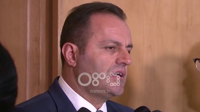 Ora News - Adriatik LLalla në dorë të Ina Ramës, gjykimi në Kolegjin e Posaçëm të Apelimit