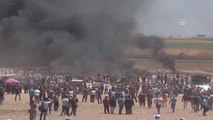 Gazze Sınırındaki Gösteriler (4)