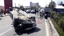 Report TV - Durrës, përmbyset automjeti, nuk ka të lënduar