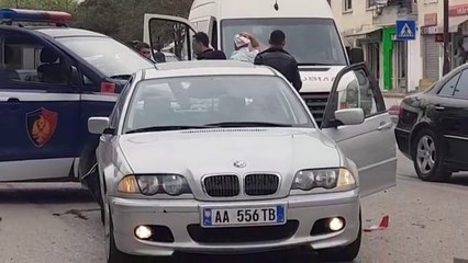 Скачать видео: Vlorë, furgoni i policisë përplaset me një automjet - Top Channel Albania - News - Lajme