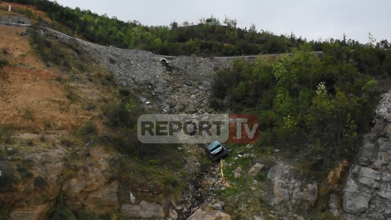 Aksident i rëndë në dalje të tunelit Tiranë-Elbasan, makina bie në humnerë, vdes gruaja, rëndë burri