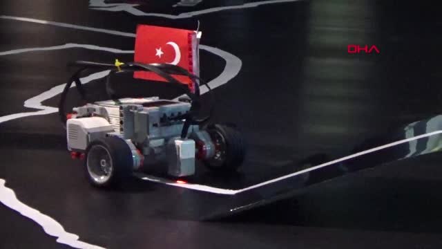 Zonguldak Türkiye Haritası Şeklinde Hazırlanan Pistte Robotlarını Yarıştırdılar