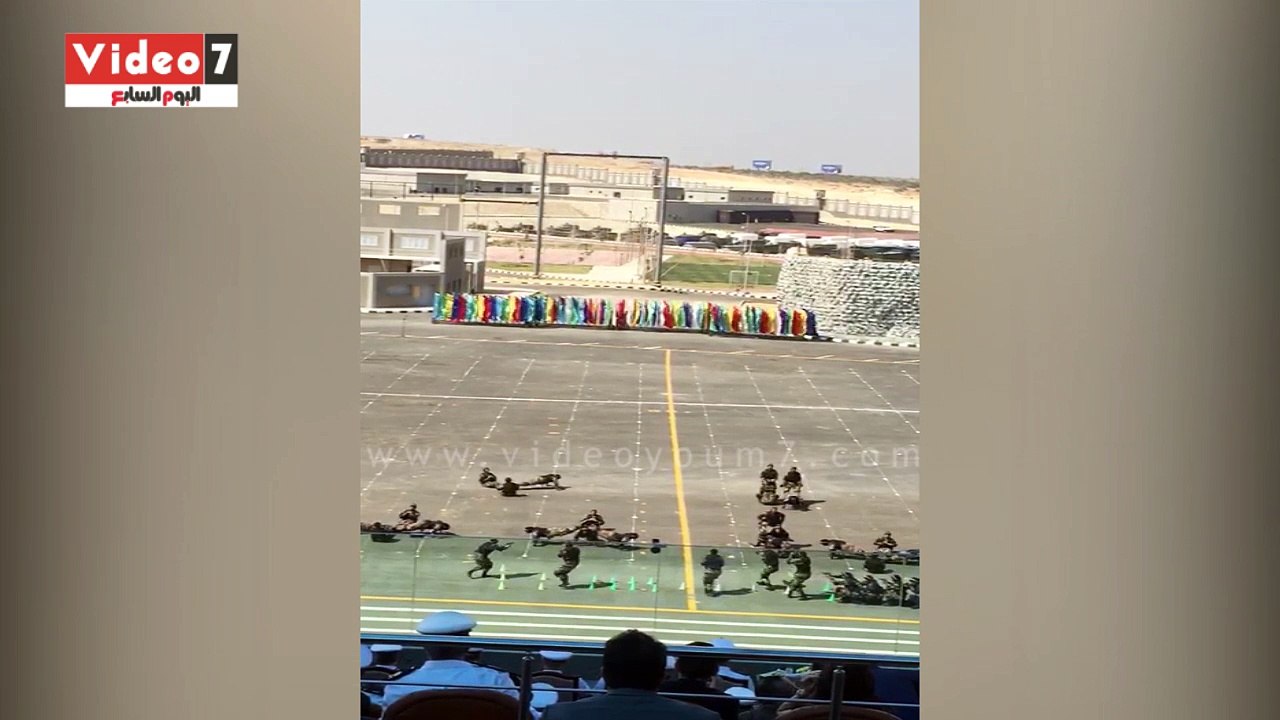 وزير الداخلية يشاهد عرض عام لرجال الشرطة بمعهد القوات الخاصة