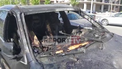 Report TV - Shkrumbohet BMW-ja luksoze në Durrës, i përkiste drejtorit në bashki