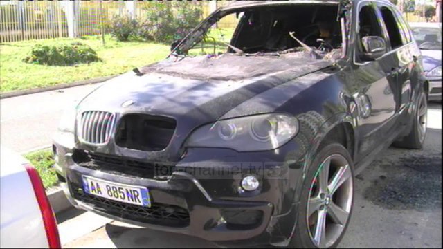 Pa Koment - Durrës, digjet mjeti i drejtorit të bashkisë - Top Channel Albania - News - Lajme