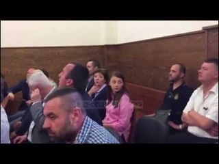 Pa Koment - Gjyqi i Apelit, protesta me pankarta - Top Channel Albania - News - Lajme