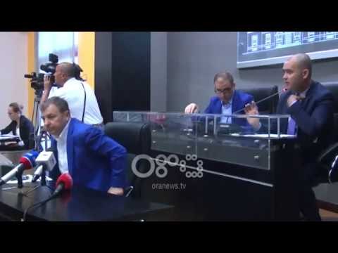 Ora News - Durrës, këshilltarët e PD e LSI 'rrëzojnë' bashkinë për rritjen e taksës së pronës