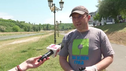 Ambasadorët pastrojnë Shkupin nga mbeturinat