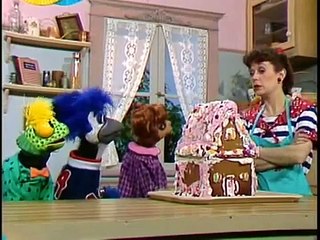 Under the Umbrella Tree - Gingerbread House