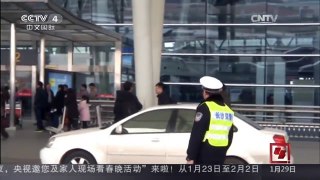 [中国新闻]湖南长沙：“黑车”司机怕检查 拖行协警近百米