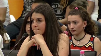 Report TV - Bashkëbisedimi i plotë me maturantët i kryetares së LSI Monika Kryemadhi