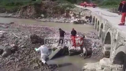 Report TV - Vrasja në Kamëz, në Lumin e Tianës vijojnë kërkimet për armën e krimit