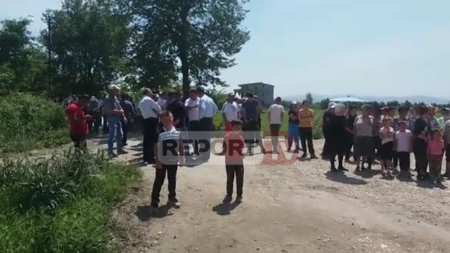 Report TV - Banorët e Fierit dhe PD, protesta kundër ndërtimit të inceneratorit