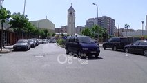 Ora News - Kaosi i qarkullimit në Lezhë, lëvizja dhe parkimi në qytet, mision i vështirë