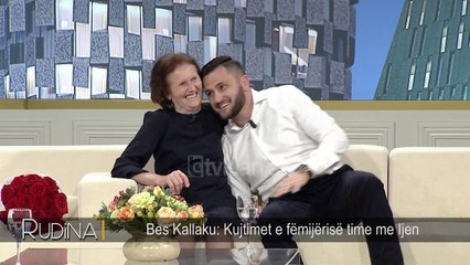 Rudina/ Bes Kallaku surprizon Ijen, i vjen me buqete me lule ne studio (30.04.2018)
