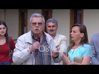 Ora News - Ndrenika firmos i pari kundër shembjes së Teatrit: Kam frikë se më presin pensionin!