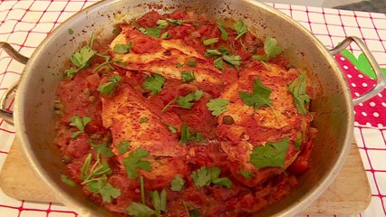 Recetë/ Fileto pule me salce domatesh dhe kaperi - Top Channel Albania - News - Lajme