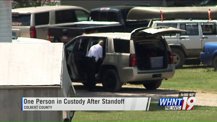 Standoff Ensues After Alabama Man Threatens to Blow Up Ex-Girlfriend`s Home