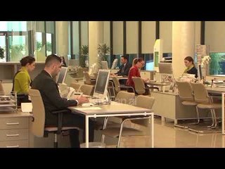 Euro nuk ndal renien, këmbehet me 127 Leke