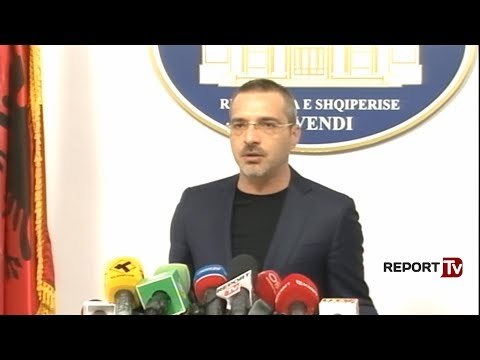 Dorëzon mandatin e deputetit: 'Unë jam Saimir Tahiri, nuk përkulem para askujt!'