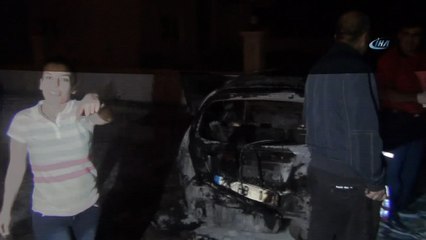 Adana’da park halindeki otomobillerin yakılarak kundaklandı iddiası