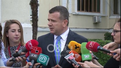 Ora News - Balla: Dorëheqja e Tahirit vendim personal, çështje e tij dhe drejtësisë