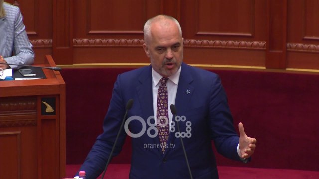 Ora News - Opozita ikën nga kuvendi pas akuzave për Tahirin, PS PDIU votojnë të vetëm ligjet