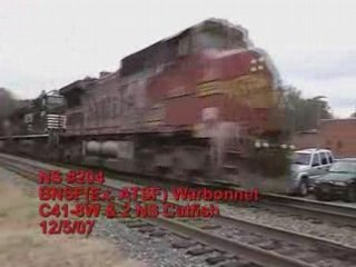 BNSF(Ex. ATSF) Warbonnet Leads NS #204