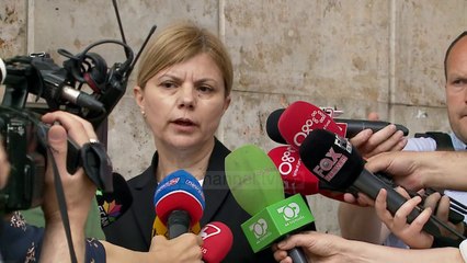 Shuhet Gjykata Kushtetuese! Ikën edhe Altina Xhoxhaj - Top Channel Albania - News - Lajme