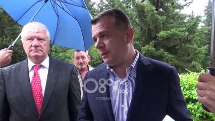 Ora News - "Maçoku Sali dhe dhelpra Monika" thotë Balla