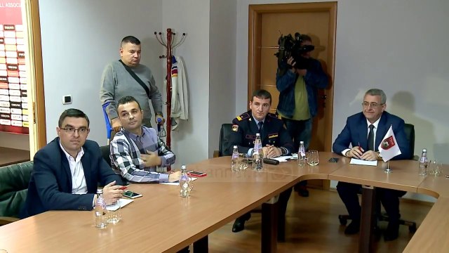 Paqe me “Tifozët Kuqezi”, Duka pret përfaqësuesit e grupimit - Top Channel Albania - News - Lajme
