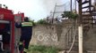 Ora News - Hedhin benzinë për të djegur mjetet lundruese, përfshihet nga flakët banesa në Vlorë
