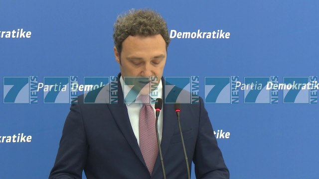 PD FLET PER SKANDAL ME TE DHENAT PERSONALE - News, Lajme - Kanali 11