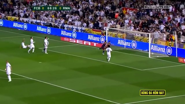 Top những pha bóng Messi làm khó Real Madrid, CR7 cũng phải bó tay