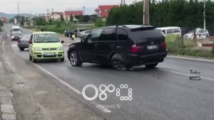 Ora News - Lezhë, makina përplaset me shtyllën, plagoset pasagjerja