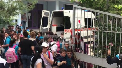 Report TV - Vlorë, humb ndjenjat në orën e mësimit, 18-vjeçarja mbërrin e pajetë në spital