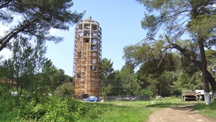 Kullë betoni 36 metra e lartë në Divjakë - Top Channel Albania - News - Lajme