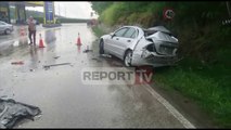 Report TV - Aksident kokë më kokë mes dy makinave në Fier, një i lënduar